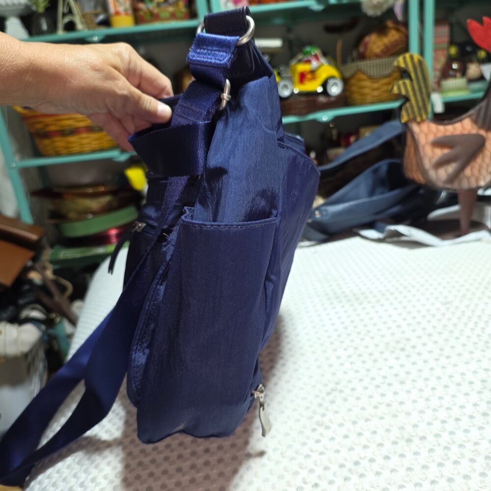BAGGALINI BLUE ANYWHERE LARGE HOBO CROSSBODY BAG - Picture 9 of 10